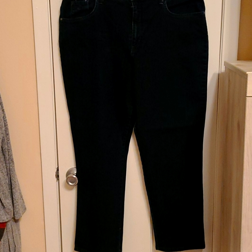 Gloria Vanderbilt "Amanda" black sz 18